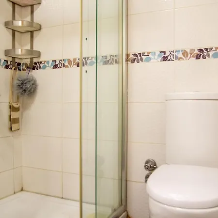 Pleasant Flat With Central Location And Balcony Close To Public Transporation In Karabaglar Izmir Apartmán *