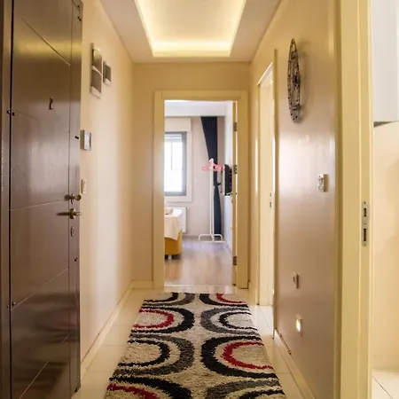 Pleasant Flat With Central Location And Balcony Close To Public Transporation In Karabaglar Izmir * Izmir