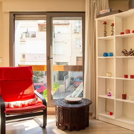 Apartamento Pleasant Flat With Central Location And Balcony Close To Public Transporation In Karabaglar Izmir Esmirna